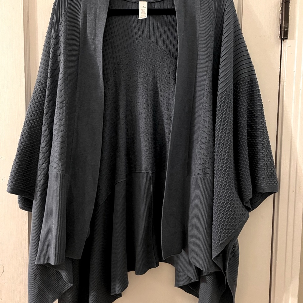 Blue Lululemon sweater in excellent condition
